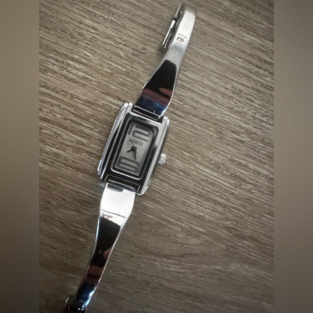 Vintage Gucci Link Rectangle Face Watch - Has up to 3 (three) removable links